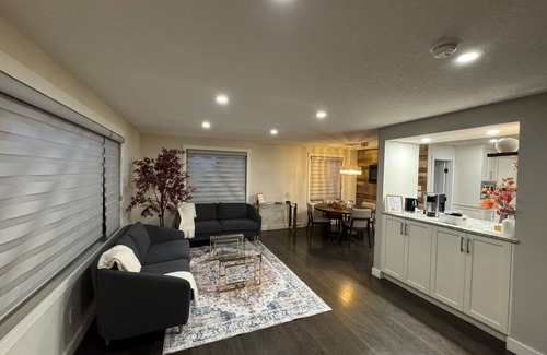 Northwest Calgary House | Close to DT- fully equipped Bungalow. Perfect for seniors, families, and peers.
