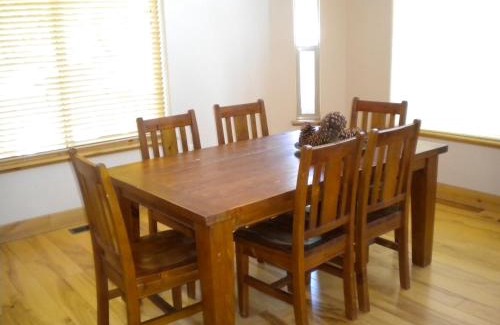 Black Bart House | Close To Everything Newly Built With Games Room