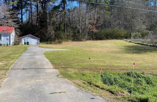 Guntersville House | Close to Everything Guntersville! Pets Welcome ~ Boat Ramp within Sight!