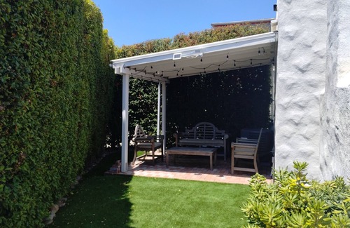 El Cerrito House | Close to Everything Fun - Charming 2-bedroom house in fabulous San Diego with AC