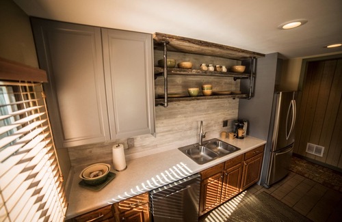 North Park City Condo | Close To Everything In Park City! Steps Away From Skiing, Bus Stop, Free WiFi