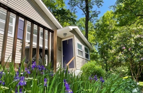 Long Eddy House | Close to fun winter and summer activities!