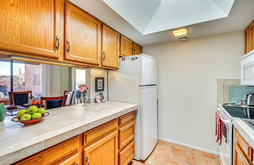 Desert Casitas House | Close to Golf: Mtn-View Townhome in Green Valley