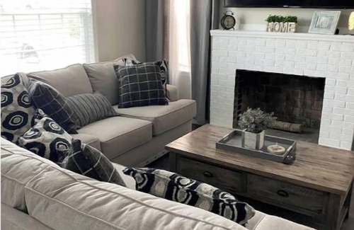Jacksonville House | Close to Military Base! Beautiful Downtown Home