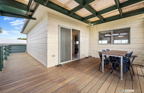 Sunset Strip House | Close to MotogpTrack, Smiths beach, comfortable holiday house for family of 6