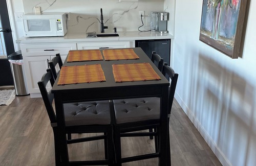 West End Apartment | Close to Mount Rainer, JBLM, Tacoma Dome, trails, etc. beautiful sunsets, pool