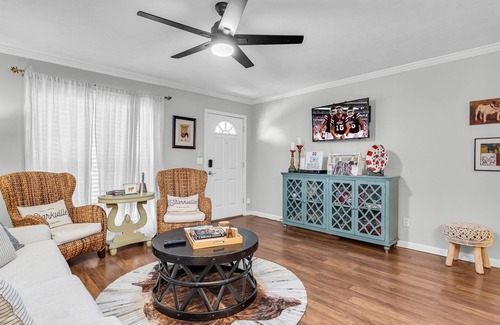 Starkville Condo | Close to MSU | Stylish | Grill Deck