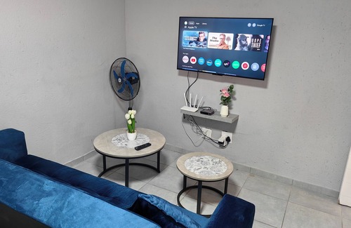 Kempton Park Apartment | Close to OR Tambo International Airport fully furnished stylish apartment.