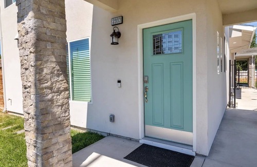 Sacramento House | Close to Sac DT🏨 Charming&Cute 🛌Brand New House😊