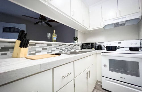 Nacogdoches Condo | Close to SFA, Downtown. Tranquil Nacogdoches Getaway! Modern Downtown Apartment.