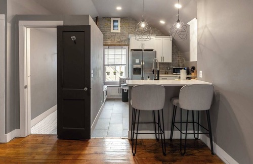 Ludlow Apartment | Close to Stadiums, Downtown Cincy, & more, 1BR Apt