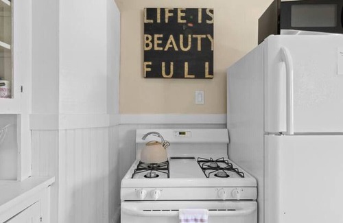 Midtown Sacramento Apartment | Close to State Capitol | Mins to Southside Park