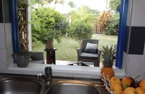 L'Ermitage-les-Bains Villa | Close to the lagoon, villa alamandas