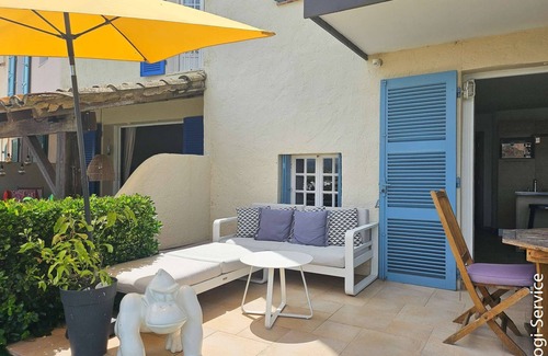 Port Grimaud Apartment | Close to the beach, flat 3/4 persons et mooring