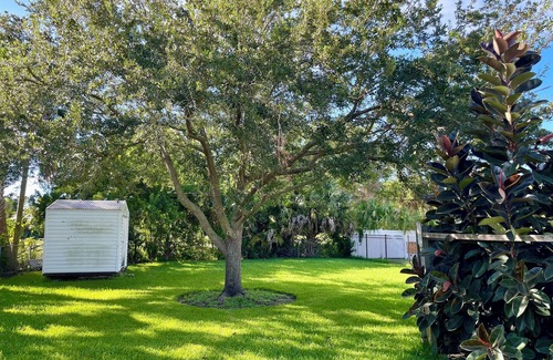 St. Augustine Cottage | Close to the Beach and Downtown! Nestled near the Bridge of Lions.
