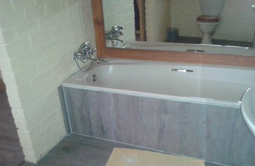 Caledon Cottage | Close to the Casino, shops and surrounding areas