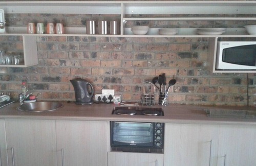 Caledon Cottage | Close to the Casino, shops and surrounding areas