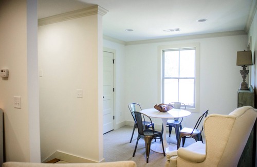 Oxford House | Close to the Historic Oxford Square