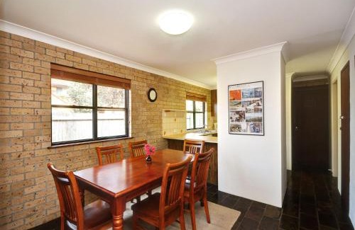 Hawks Nest House | Close To The Main Surf Beach