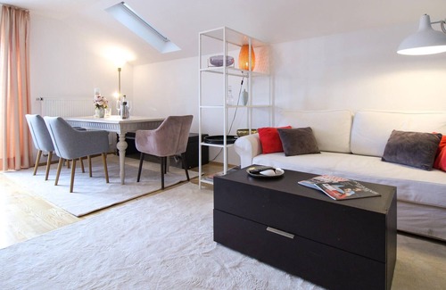 Bad Toelz Apartment | Close to the river Isar and in the charming town of Bad Tölz, this decorative vacation apartment wel