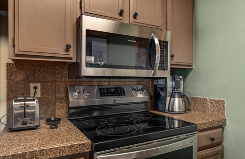 Steamboat Springs House | Close to the Slopes! Pool & Hot Tubs! Winter Shuttle!