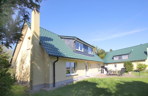Kammin House | Close to the water in a quiet location, own garden and terrace - Ferienhaus Kormoran