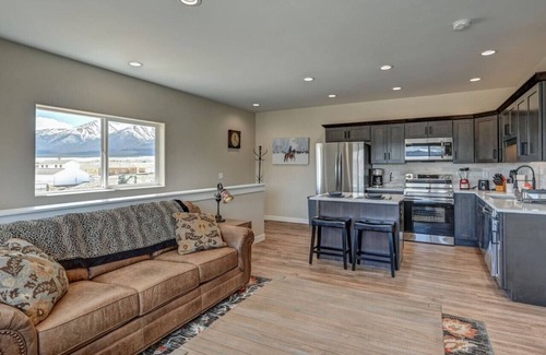 Buena Vista Apartment | Close to town and dog walking area!