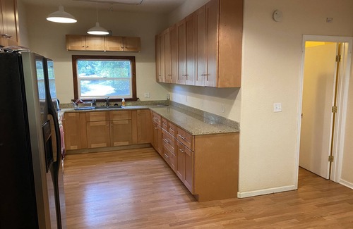 Grass Valley House | Close to town and river country setting home