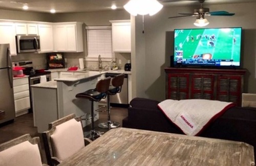Fayetteville House | Close to U of A and Centennial Park
