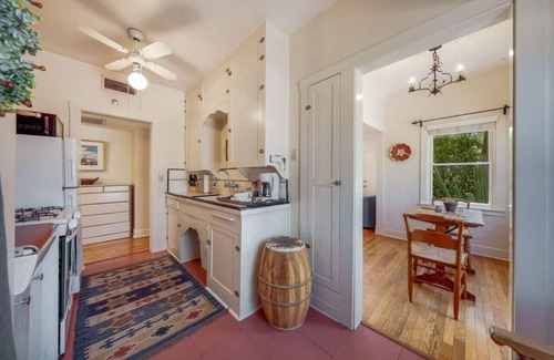 Sam Hughes House | Close to U of A/Patio/Sam Hughes/1 BR 1 BA