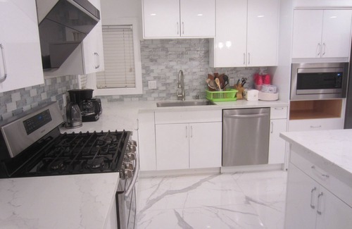 Claremont Hills House | Close to UC Berkeley 2 bedroom with Wifi and Laundry