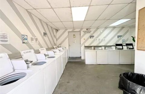 Gainesville Condo | Close to UF Condo 2 Beds 1 Bath with parking in Gainesville, FL