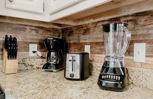 Eau Claire House | Close to USC & Midtown-Downtown - Newly Renovated!