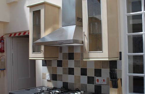 Weymouth House | Close to Weymouth Harbour and Hope Square. 10 minutes walk to Weymouth beach.