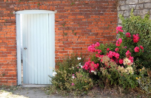 Weymouth House | Close to Weymouth Harbour and Hope Square. 10 minutes walk to Weymouth beach.