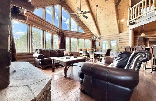 Orderville House | Close to Zion Panaramic views Pet Friendly