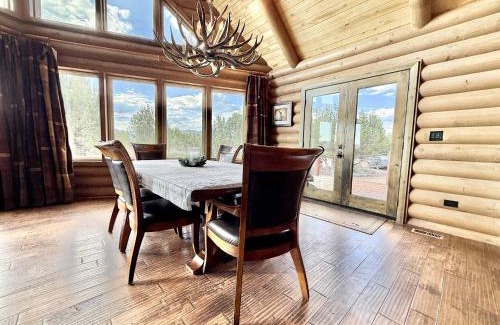 Orderville House | Close to Zion Panaramic views Pet Friendly