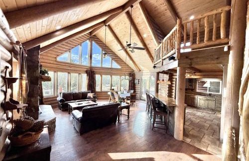 Orderville House | Close to Zion Panaramic views Pet Friendly