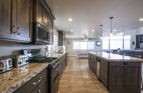 Levan House | Closest House to Yuba Lake!