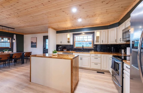 New Plymouth Cabin | Cloud 9 Cabin - Experience Serenity in Hocking Hills