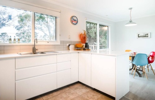Arthurs Seat Cottage | Cloud Nine - watch the ocean in the distance