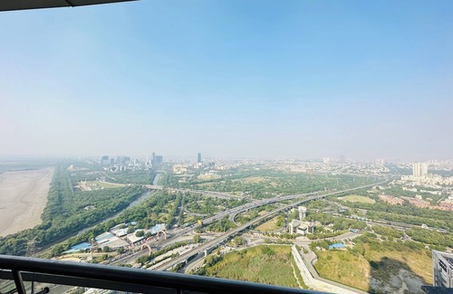 Noida Apartment | Cloud stay @41st floor