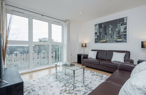 Woking Apartment | Cloud9 Apartment at The Park Heights