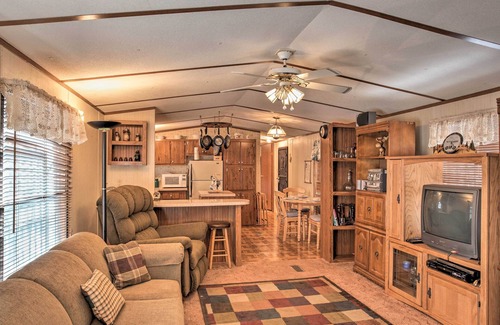 Cloudcroft Cabin | Cloudcroft Cabin w/Deck: Near Skiing & Fishing!