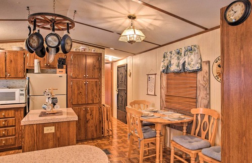 Cloudcroft Cabin | Cloudcroft Cabin w/Deck: Near Skiing & Fishing!