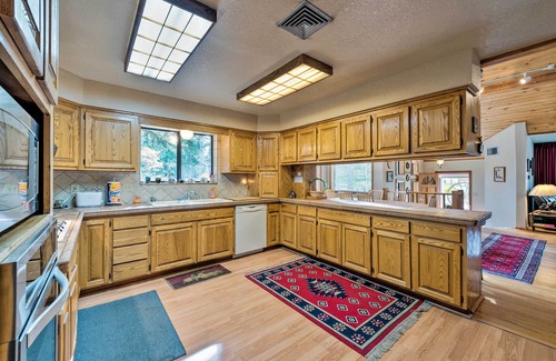 Cloudcroft House | Cloudcroft Mtn Home w/Patio, Walk to Golf Course!