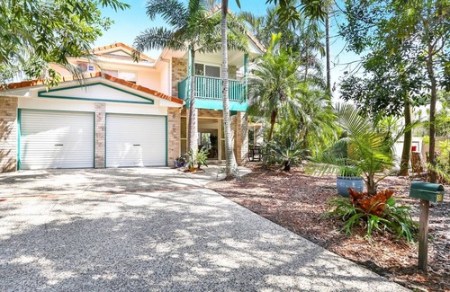 Noosaville House | Clouds End - Walking Distance to Noosa River, Shops & Restaurants