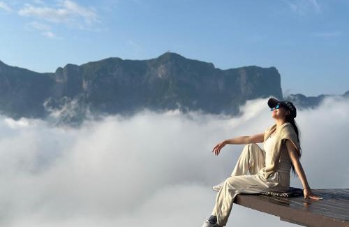 Yongding House | Cloudspire Haven-Cliffside Coffee-Beautiful Sunrise