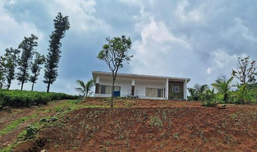 Elappara House | cloudy mist