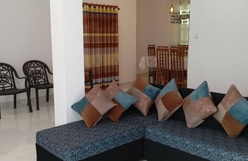 Mirissa House | Cloudy Rest Mirissa Charming 1-bedroom house in amazing Mirissa with WiFi, AC
